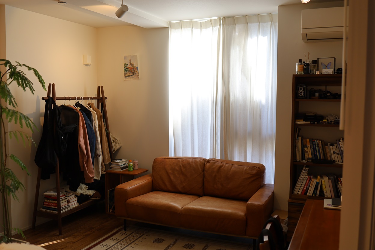 Kagurazaka Terrace sofa n left